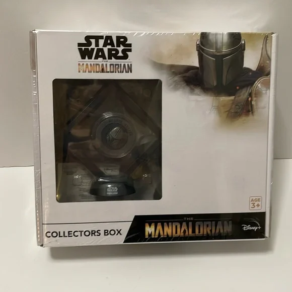 Disney Star Wars THE MANDALORIAN Collectors Box Set with 5 Gifts. New in Box - Picture 2 of 8